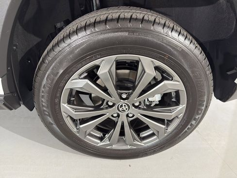 Used 2025 Toyota RAV4 XLE Premium image 6