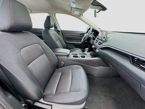 Used 2025 Nissan Altima 2.5 S FWD image 18