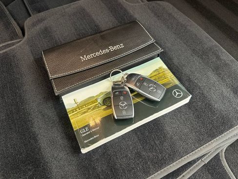 Used 2021 Mercedes-Benz GLE 450 4MATIC image 80