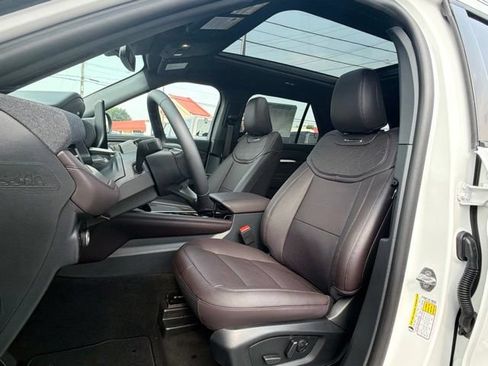 New 2026 Ford Explorer Platinum w/ LUX Leather Package AWD/4WD image 11