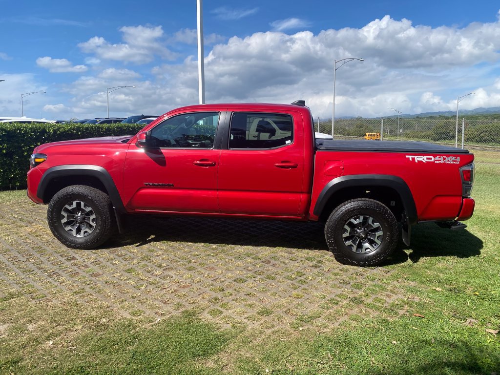 Used 2022 Toyota Tacoma TRD Off-Road w/ Technology Package AWD/4WD image 4