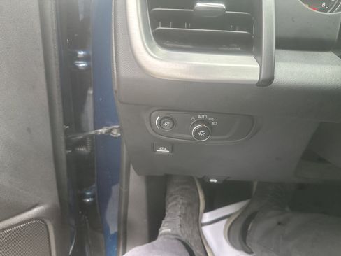 Used 2020 GMC Terrain SLE w/ Driver Convenience Package image 15