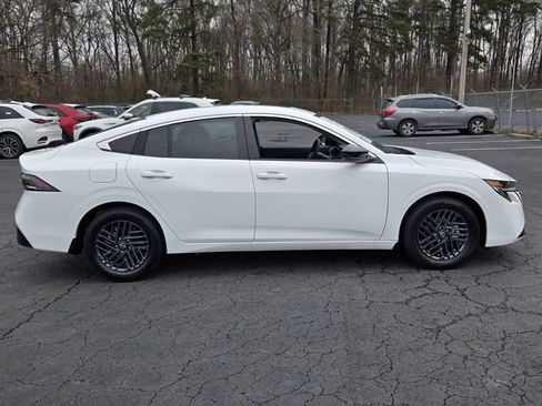 New 2026 Nissan Sentra SV w/ SV Convenience Package FWD image 2