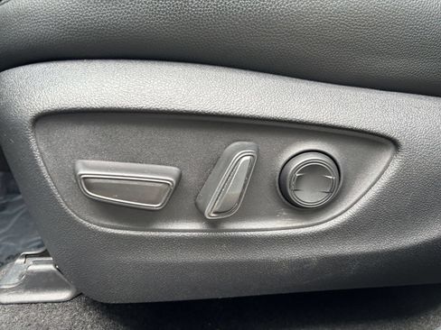 Used 2025 Toyota Grand Highlander FWD image 21