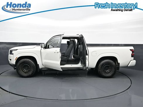Used 2024 Nissan Frontier SV RWD image 41