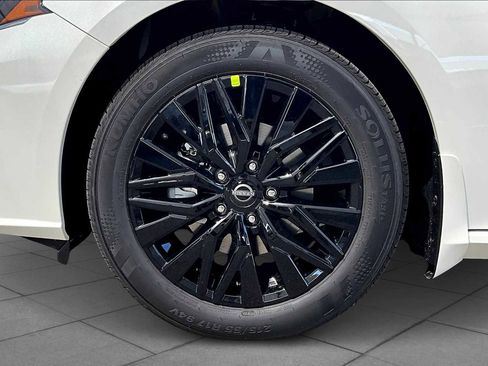 New 2025 Nissan Altima 2.5 SV w/ SV Special Edition Package image 9