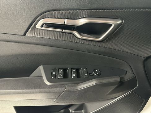 Certified 2025 Kia Sportage LX image 17