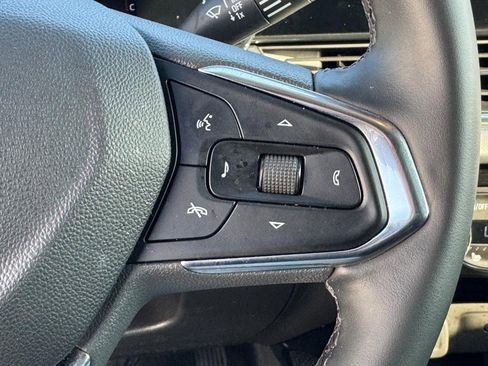Used 2025 Chevrolet Trax LT w/ LT Convenience Package image 21
