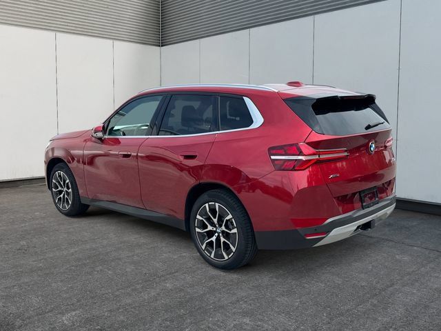 Used 2025 BMW X3 xDrive30i w/ Premium Package AWD/4WD image 3