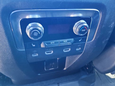 Used 2022 GMC Yukon Denali w/ Denali Ultimate Package image 15