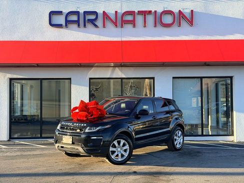 Used 2017 Land Rover Range Rover Evoque SE Premium image 2