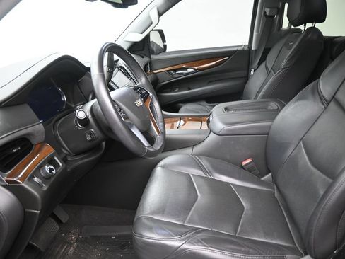 Used 2020 Cadillac Escalade 2WD image 12