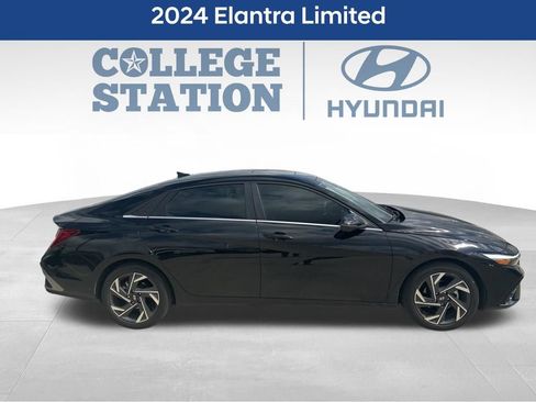 Used 2024 Hyundai Elantra Limited image 2