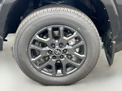 New 2026 Toyota Tundra Platinum AWD/4WD image 9