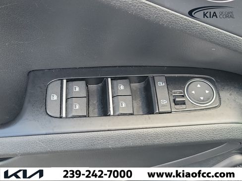 Used 2020 Kia Soul S FWD image 23