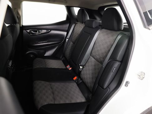 Used 2021 Nissan Rogue Sport SV image 18