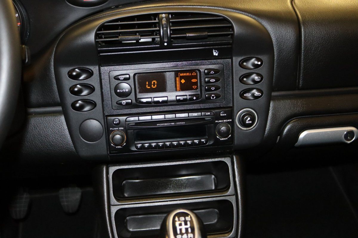 Used 2004 Porsche Boxster RWD image 6
