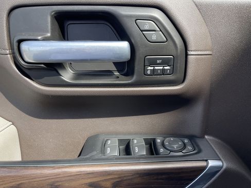 Used 2022 GMC Sierra 1500 SLT image 16