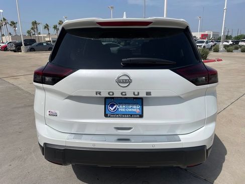 Certified 2025 Nissan Rogue SV FWD image 6