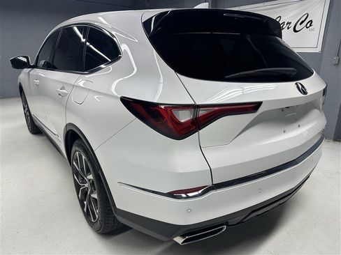 Used 2023 Acura MDX SH-AWD w/ Technology Package image 9