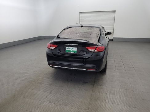 Used 2017 Chrysler 200 Limited Platinum FWD image 7