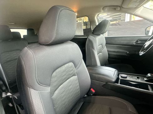 Used 2025 Nissan Pathfinder SV AWD/4WD image 27