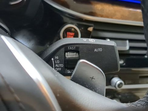 Used 2019 BMW 530e xDrive w/ Luxury Package image 33