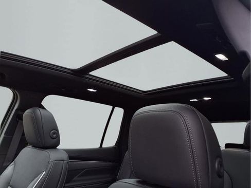 Used 2025 Buick Enclave Preferred w/ Power Package image 22