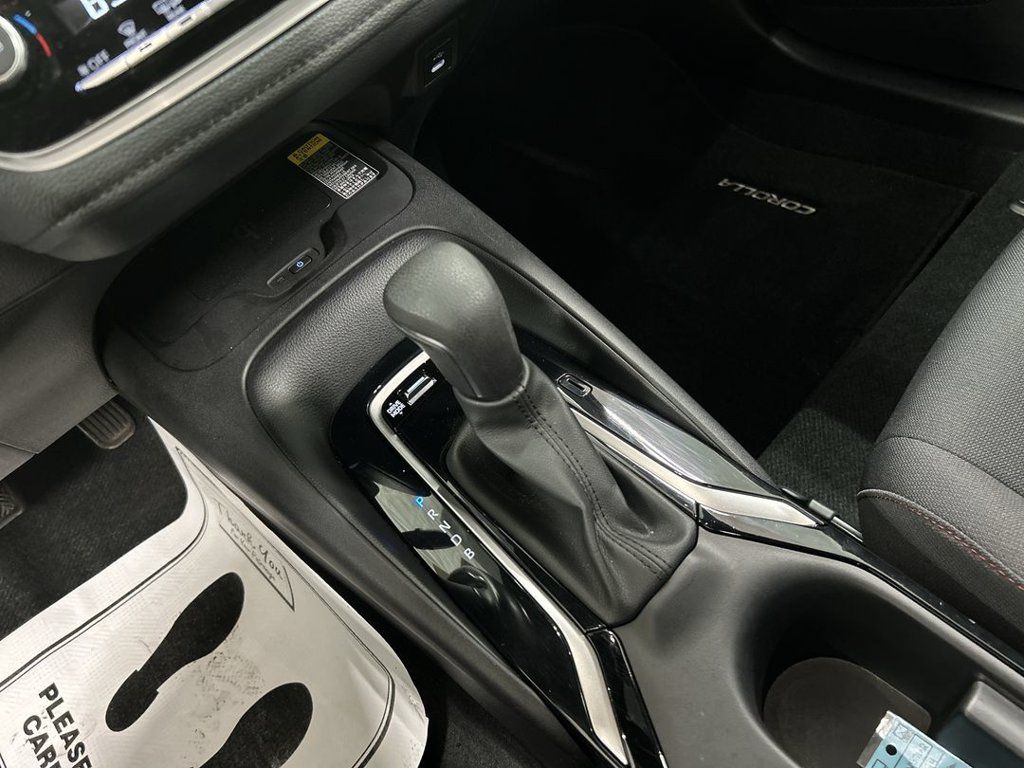 Used 2024 Toyota Corolla SE w/ SE Premium Package FWD image 17