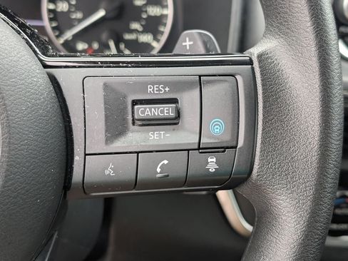 Used 2023 Nissan Rogue SV image 23