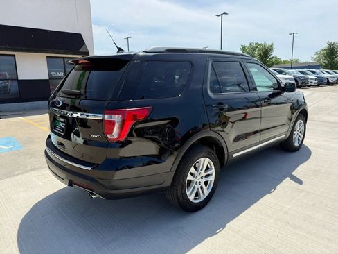 Used 2018 Ford Explorer XLT w/ Equipment Group 202A AWD/4WD image 16