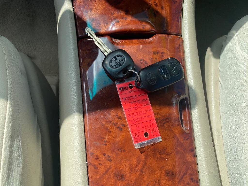 Used 2005 Toyota Highlander Limited w/ Leather Trim Pkg AWD/4WD image 33