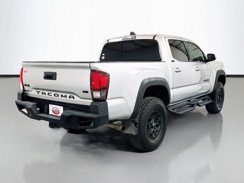 Used 2022 Toyota Tacoma SR5 AWD/4WD image 4