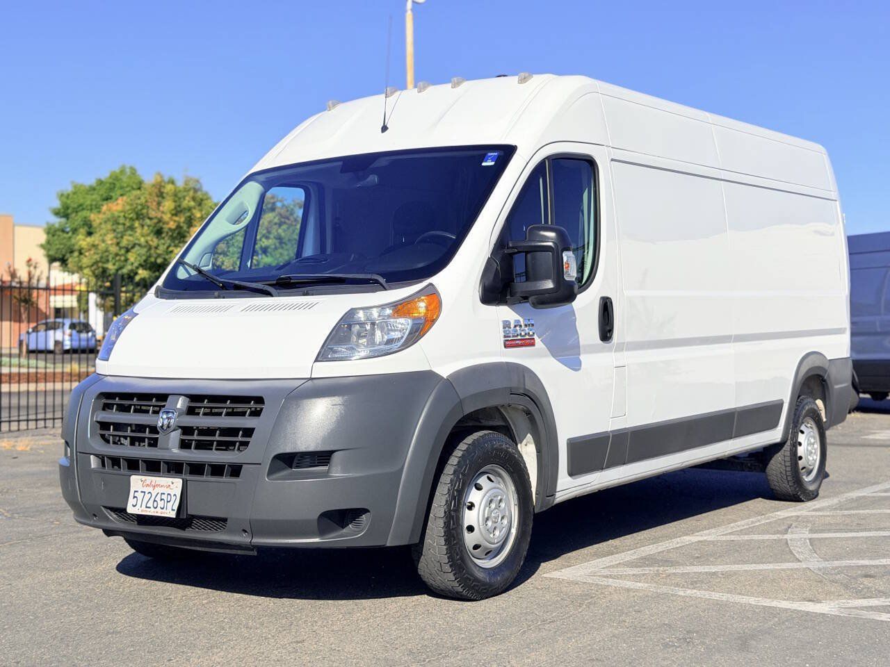Used 2018 RAM ProMaster 2500 FWD image 1