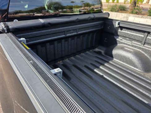 Used 2015 Chevrolet Colorado LT w/ LT Convenience Package image 16