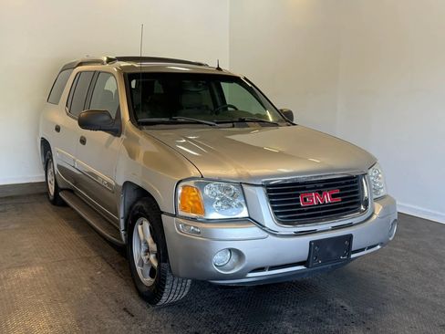 Used 2004 GMC Envoy XUV SLE w/ 1SB Preferred Equipment Group AWD/4WD image 3