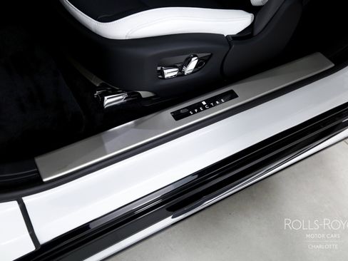 Used 2024 Rolls-Royce Spectre w/ Spectre Launch Package image 20