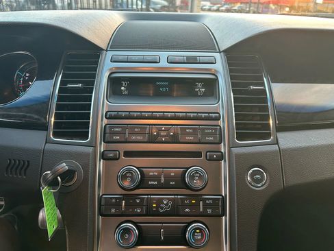 Used 2011 Ford Taurus Limited image 21