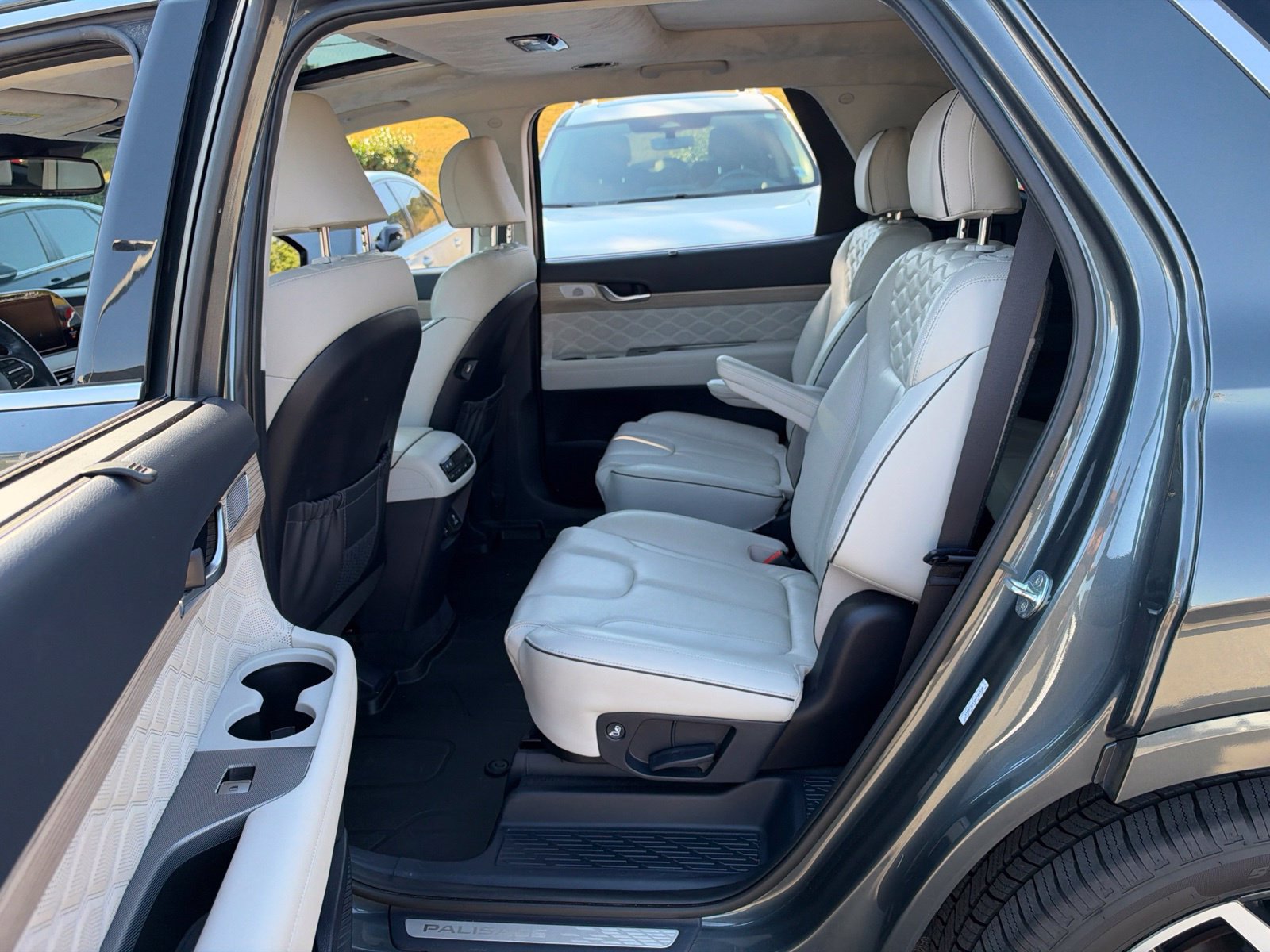 Used 2022 Hyundai Palisade Calligraphy w/ Cargo Package AWD/4WD image 27