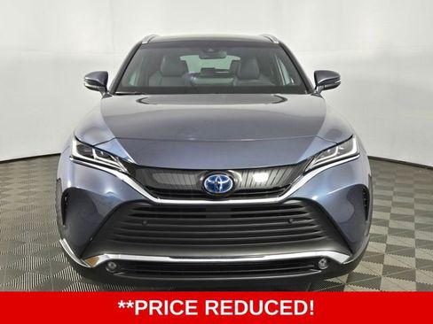Used 2024 Toyota Venza XLE AWD/4WD image 2
