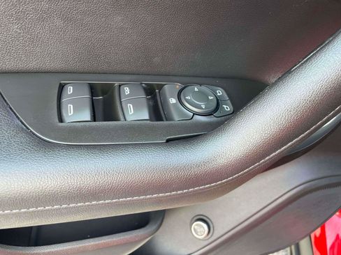 Used 2019 Chevrolet Blazer LT FWD image 11