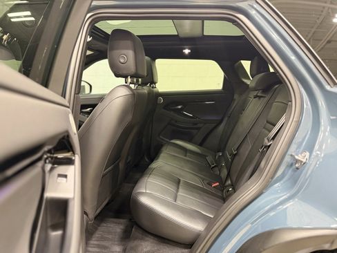 Used 2025 Land Rover Range Rover Evoque S image 18