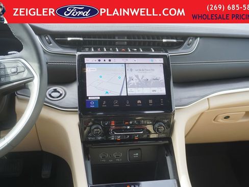 Used 2024 Jeep Grand Cherokee Limited image 20