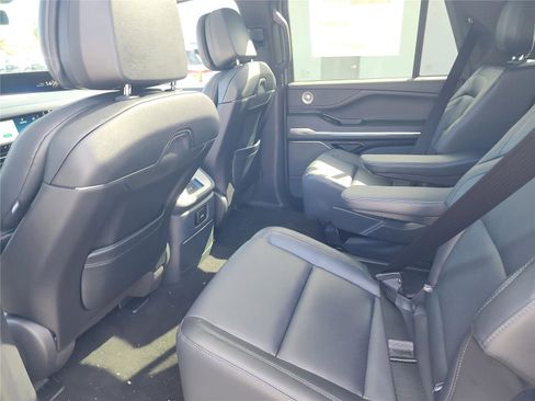 New 2026 Lincoln Navigator L Reserve w/ Jet Appearance Package image 21