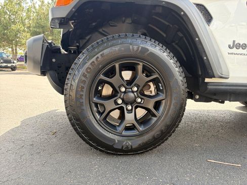 Used 2022 Jeep Wrangler Sport AWD/4WD image 11