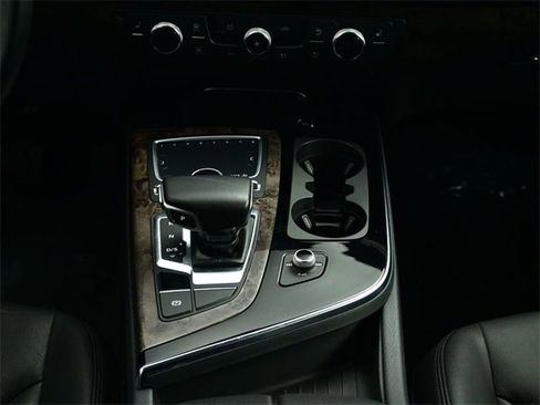 Used 2017 Audi Q7 3.0T Premium Plus image 5