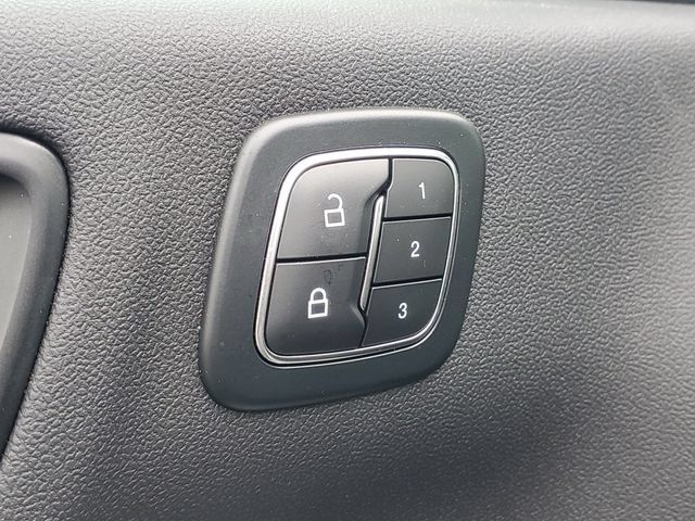 Used 2024 Ford Escape Platinum AWD/4WD image 12