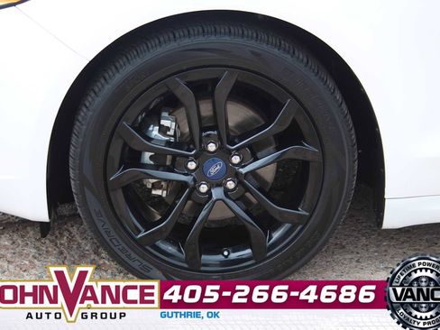Used 2020 Ford Fusion SE w/ Equipment Group 151A FWD image 12