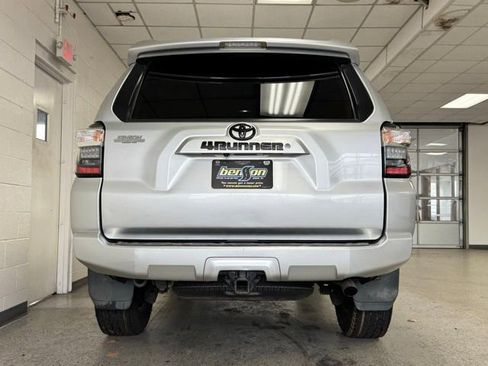 Used 2019 Toyota 4Runner SR5 image 5