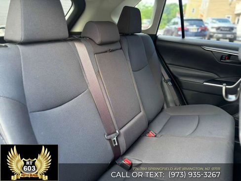 Used 2020 Toyota RAV4 LE w/ Carpet Mat Package AWD/4WD image 12